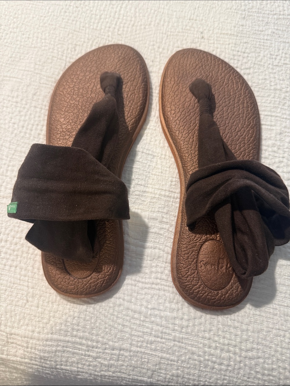 Like new Brown linen Sanuks